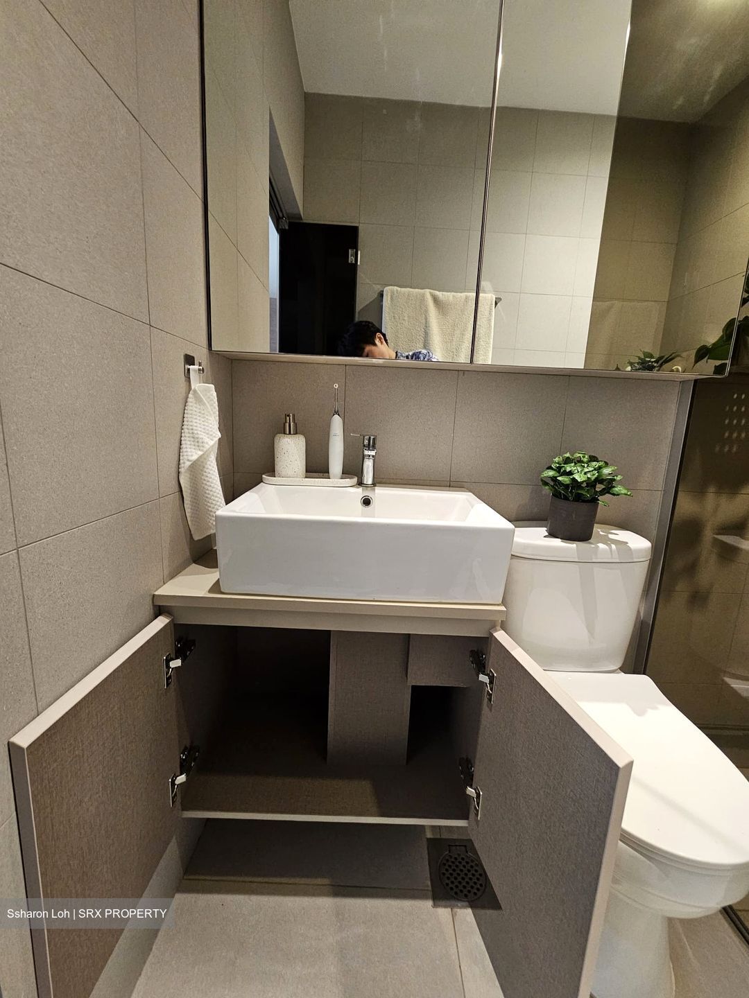 Kitchener Road (D8), Apartment #618936331